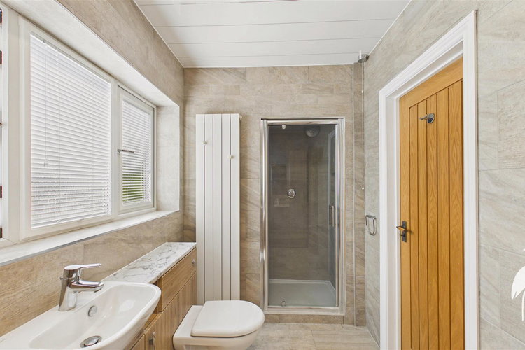 En-Suite Shower Room - Picture 22 of 43