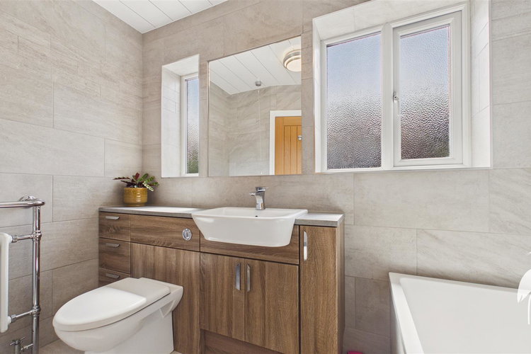 Bathroom - Picture 33 of 43