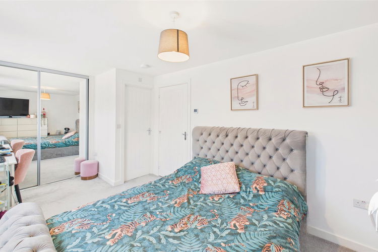 Principle Bedroom - Picture 12 of 23