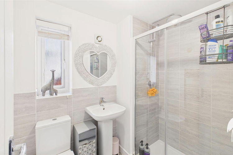 En Suite Shower Room - Picture 13 of 23