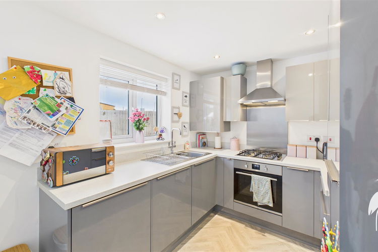 Kitchen & Dining Area - Picture 4 of 23