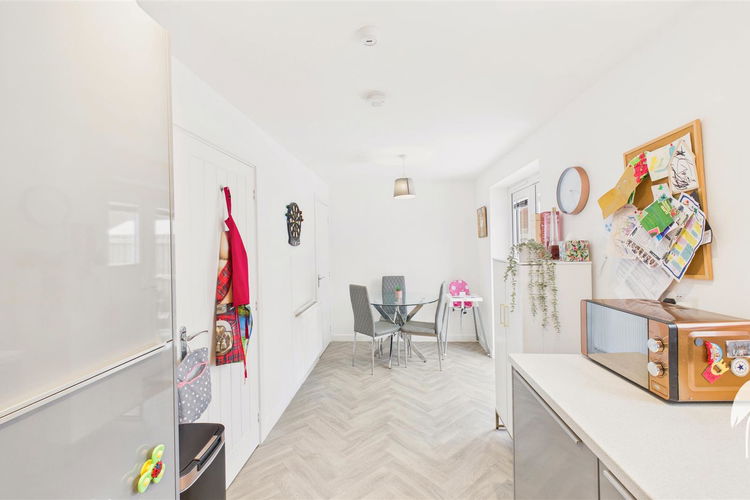 Kitchen & Dining Area - Picture 5 of 23