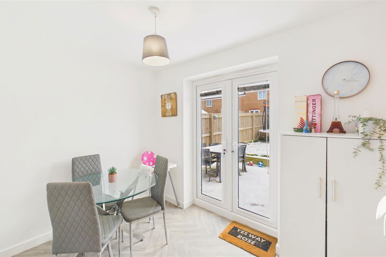 Kitchen & Dining Area - Picture 6 of 23