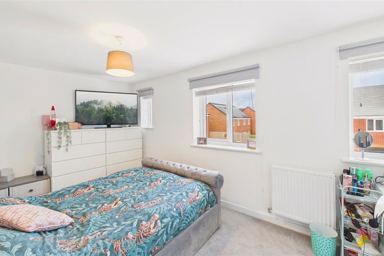 Principle Bedroom - Picture 10 of 23