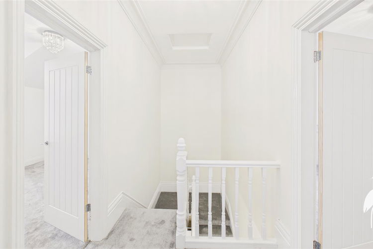 First Floor Landing - Picture 25 of 28