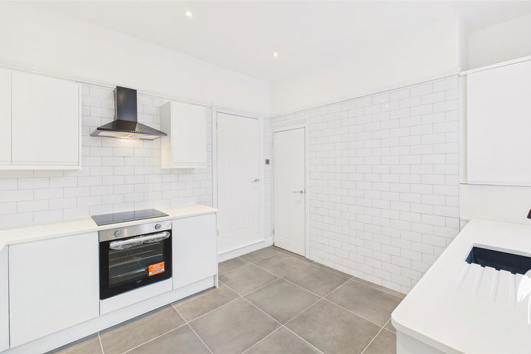 Kitchen - Picture 6 of 28