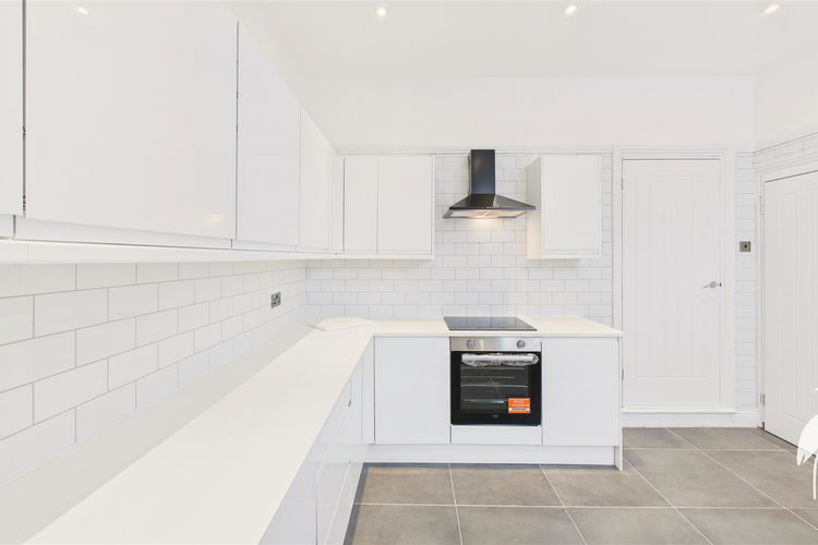 Kitchen - Picture 7 of 28