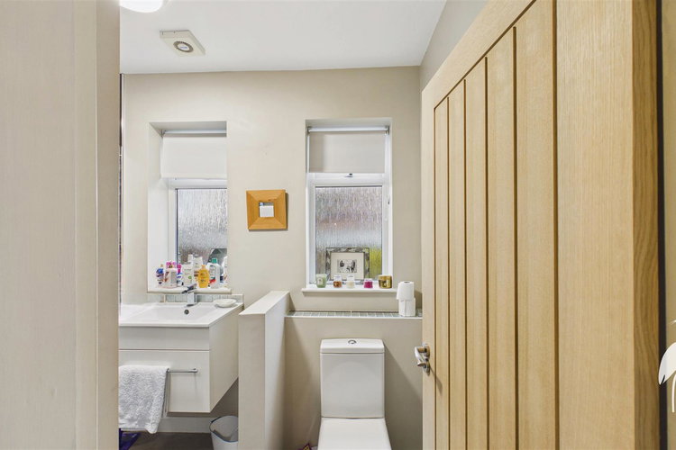 Shower Room - Picture 19 of 36