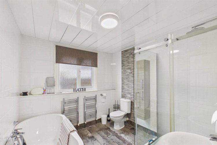 Bathroom - Picture 29 of 36