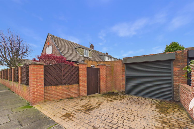 Outside - Picture 35 of 36