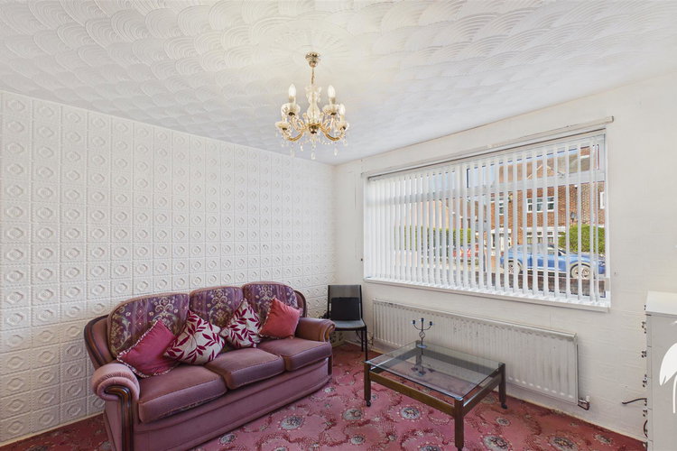 Lounge - Picture 2 of 21