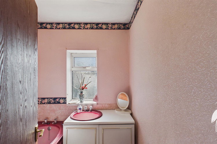 Bathroom - Picture 18 of 21