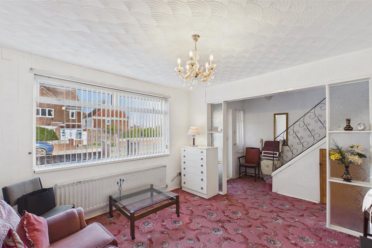 Lounge - Picture 3 of 21