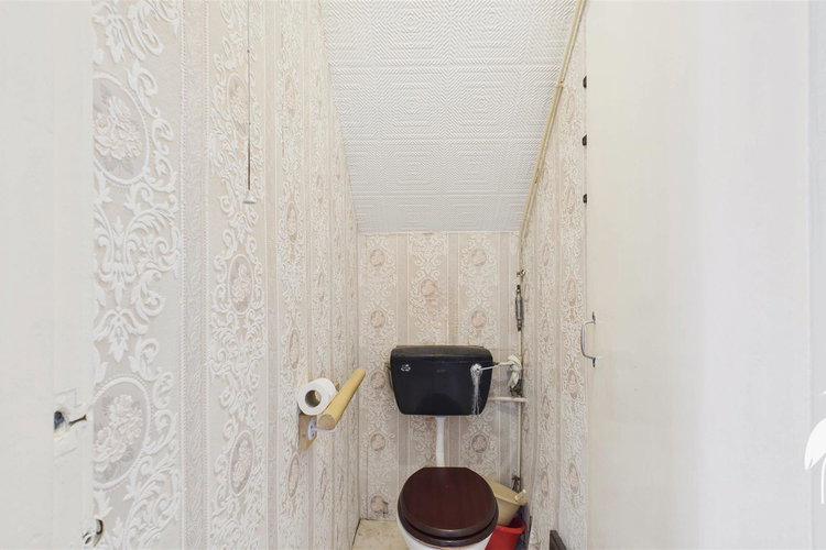 Ground Floor WC - Picture 9 of 21