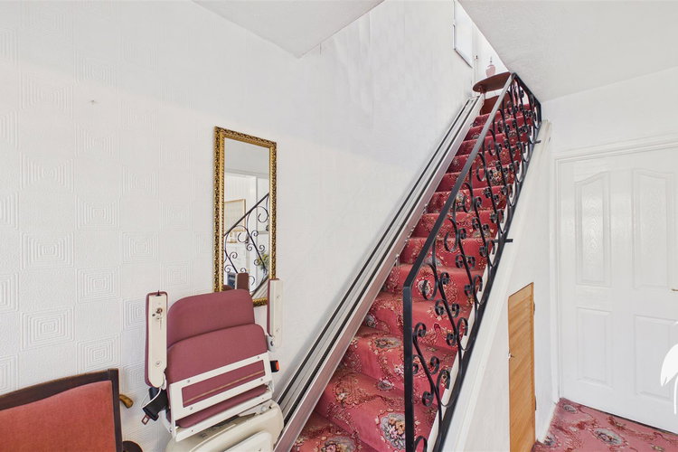 Hall - Picture 10 of 21