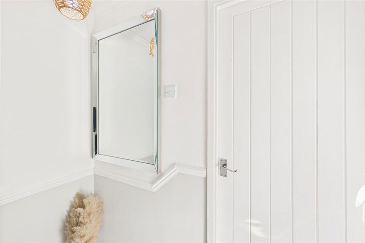 First Floor Landing - Picture 14 of 21