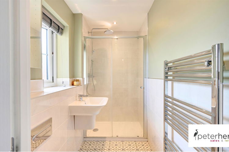 En Suite Shower Room - Picture 19 of 35