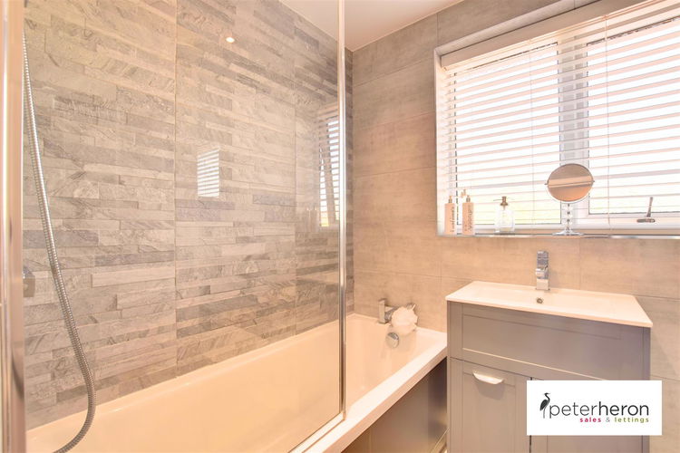 Bathroom - Picture 18 of 25