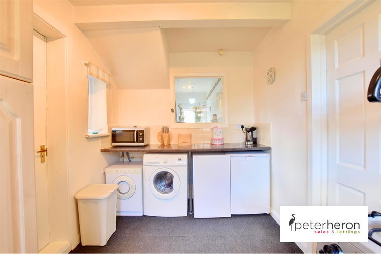 Kitchen - Picture 7 of 19
