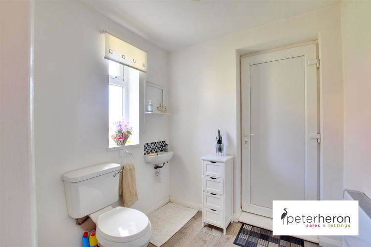 Ground Floor WC - Picture 8 of 19
