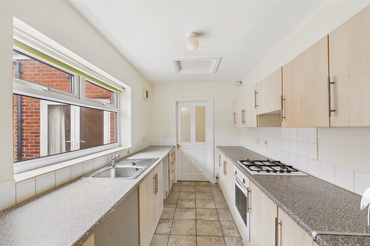 Kitchen - Picture 6 of 18