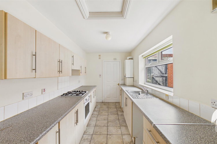 Kitchen - Picture 7 of 18