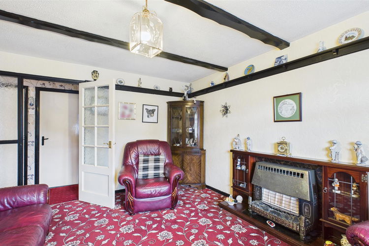 Lounge - Picture 3 of 16