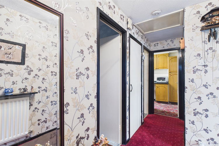 Hallway - Picture 4 of 16