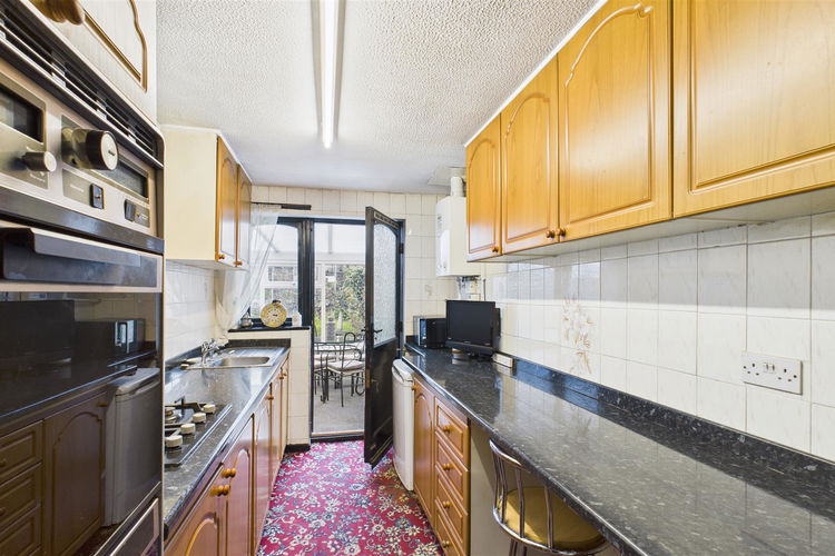 Kitchen - Picture 5 of 16