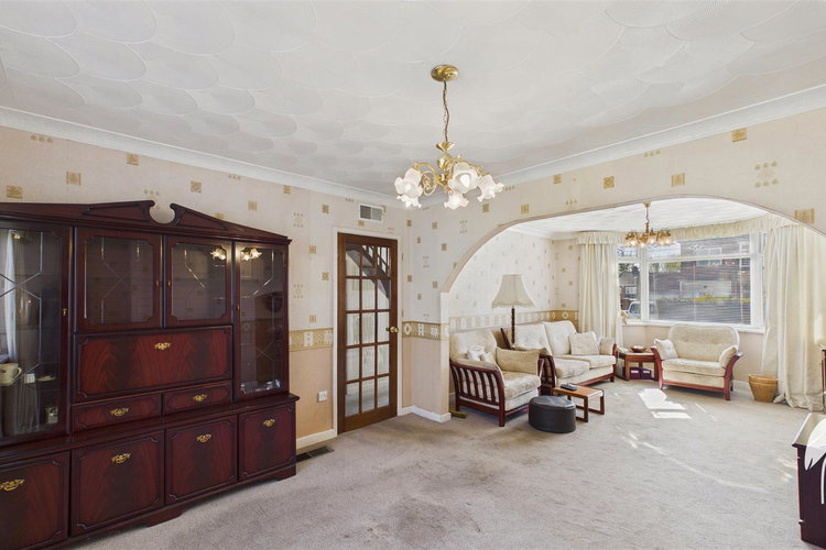 Dining Room - Picture 6 of 24