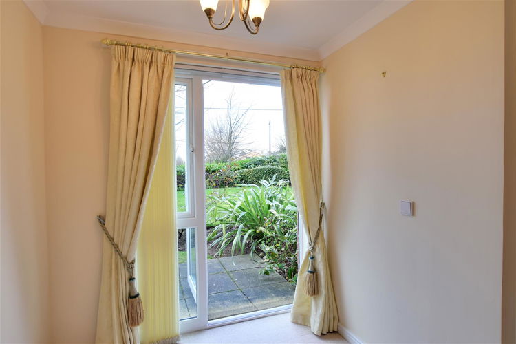 Lounge/Dining Room - Picture 4 of 16