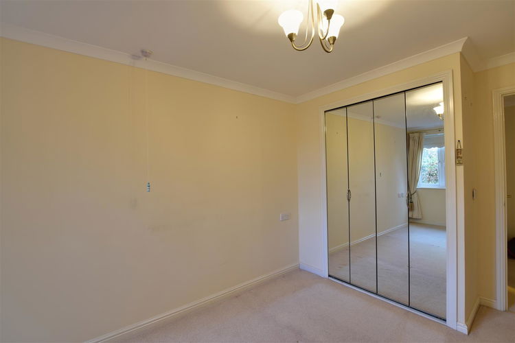 Master Bedroom - Picture 7 of 16