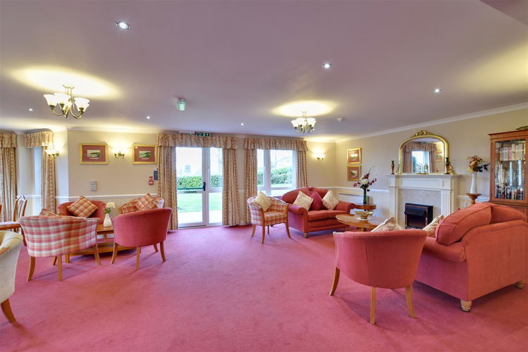 Residents Lounge & Laundry Room - Picture 9 of 16