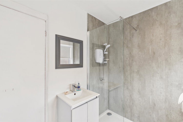 Shower Room - Picture 29 of 33