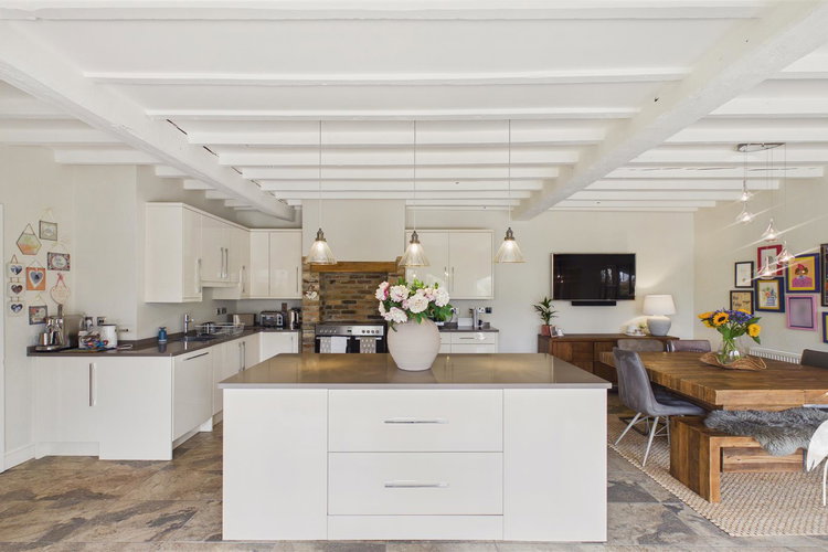 Living & Dining Kitchen - Picture 20 of 65