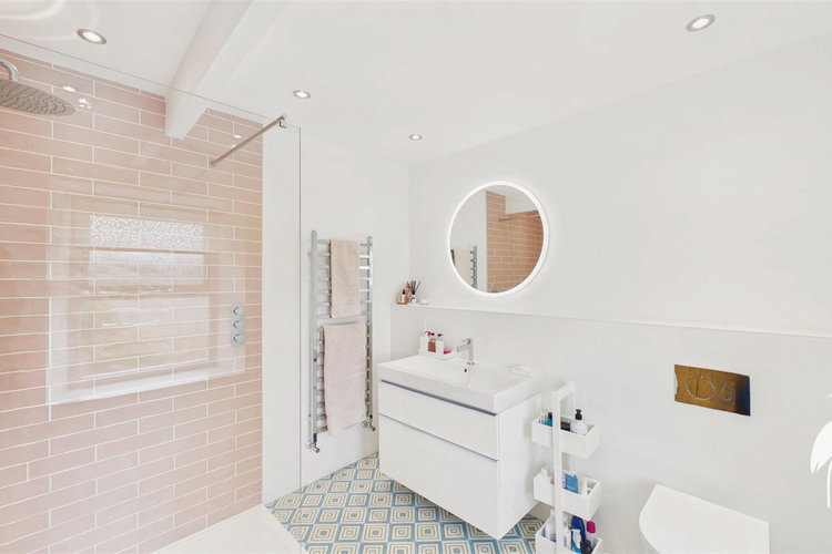 En Suite Shower Room - Picture 39 of 65