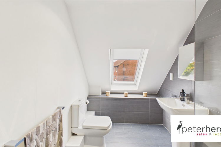 En Suite Shower Room - Picture 23 of 42