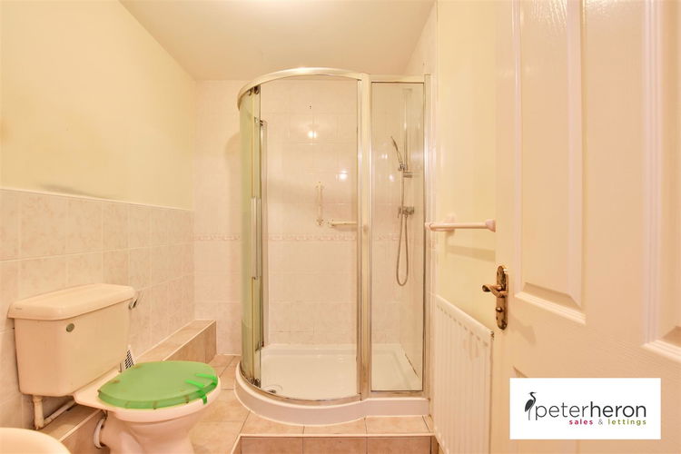 Shower Room - Picture 11 of 11