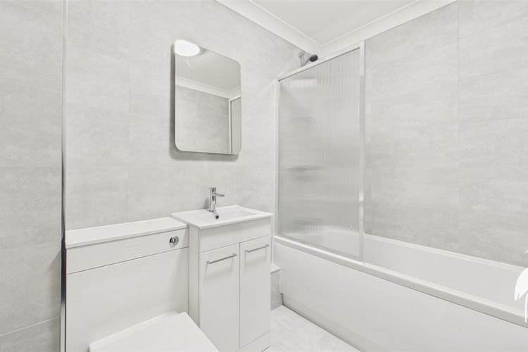 Bathroom - Picture 12 of 13