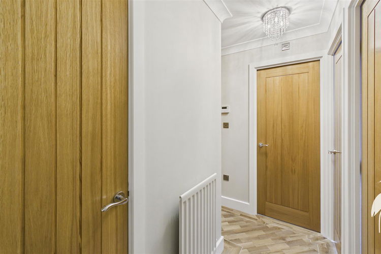 Entrance Hall - Picture 13 of 13