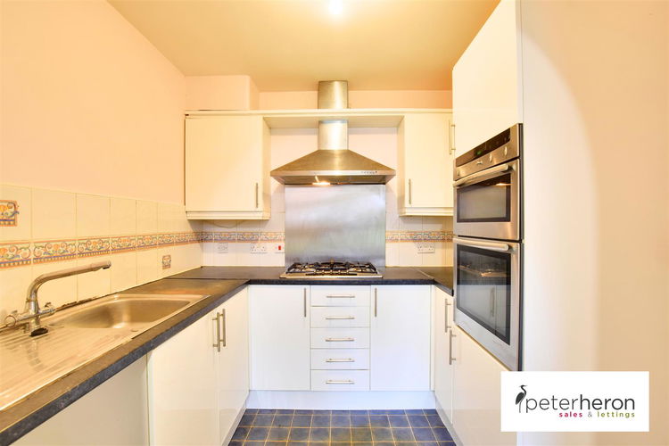 Kitchen - Picture 5 of 11
