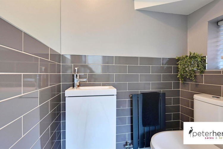 Cloakroom/WC - Picture 13 of 35