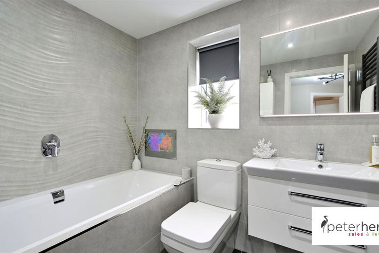 Bathroom - Picture 26 of 35