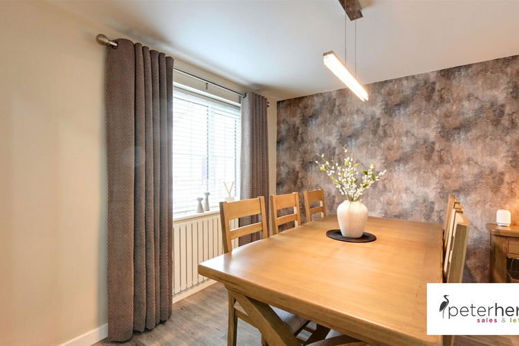 Dining Room - Picture 4 of 35