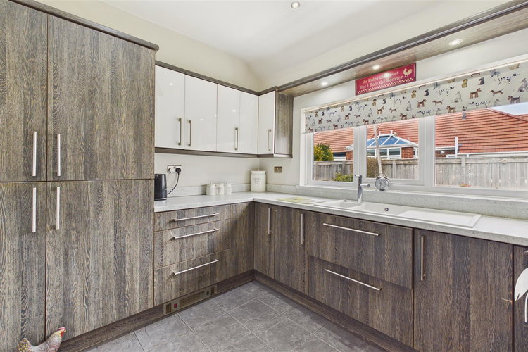 Kitchen - Picture 11 of 26