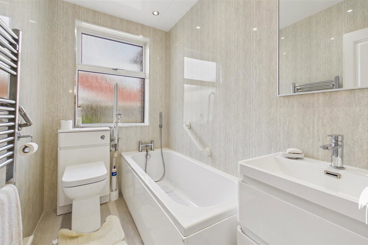 Bathroom - Picture 16 of 26