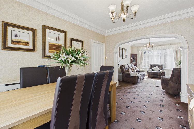 Lounge/Dining Room - Picture 6 of 26