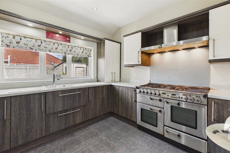 Kitchen - Picture 10 of 26