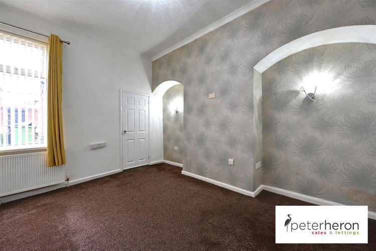 Lounge - Picture 2 of 10