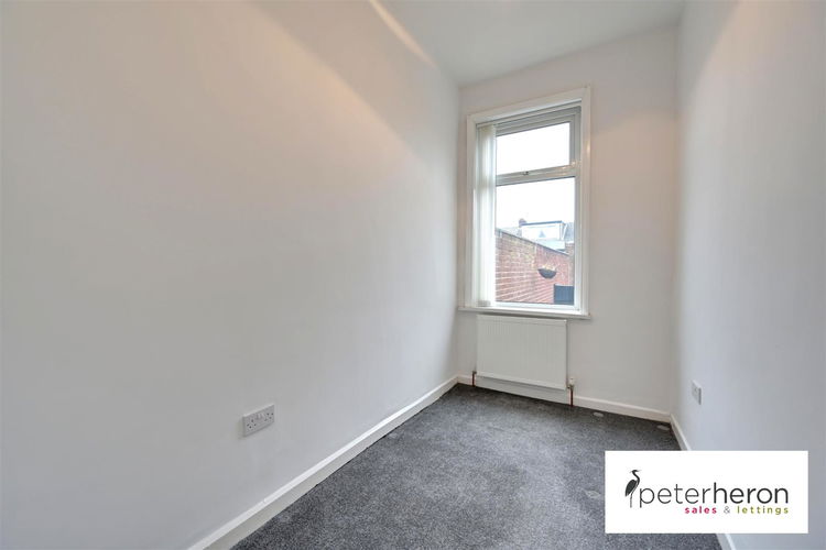 Bedroom 2 - Picture 8 of 10